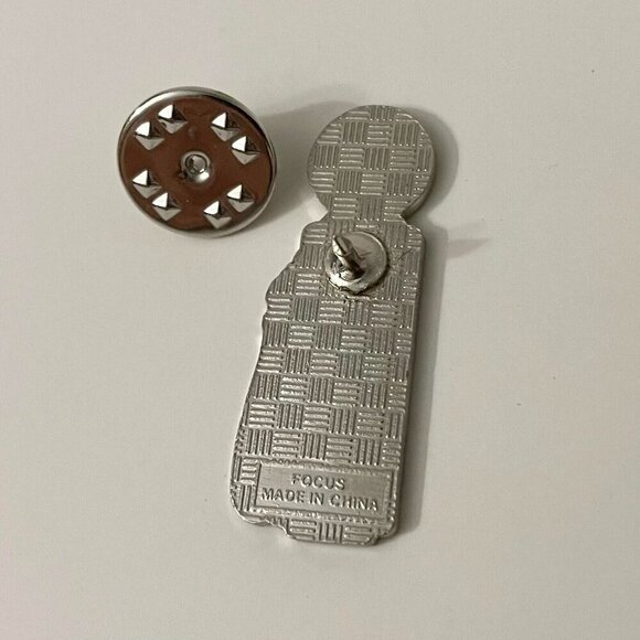 Vintage Route 66 Casino Gas Pump Shaped Souvenir Enamel Lapel Pin - Picture 5 of 7